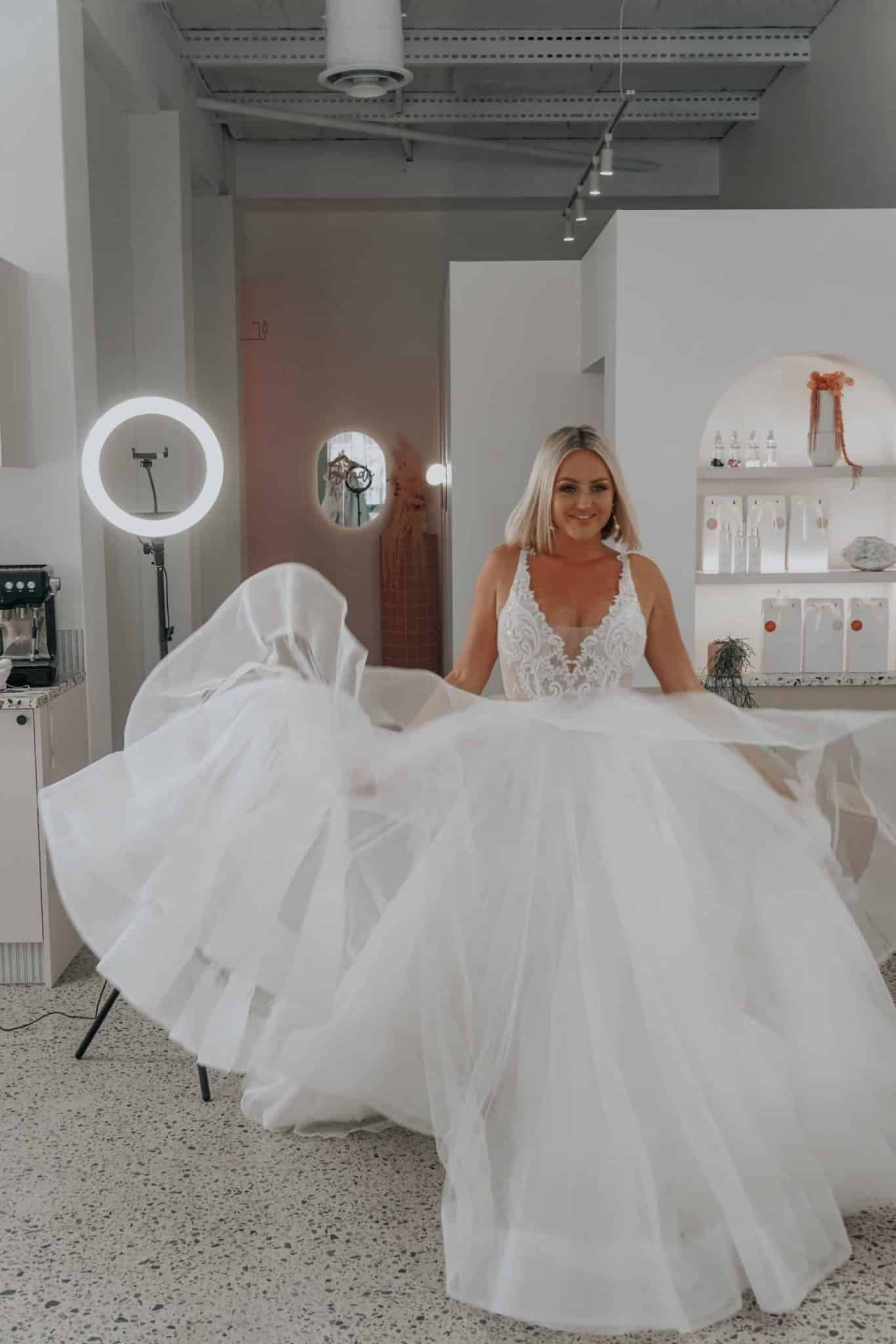 South Carolina brides meet Peter Trends Bridal and Rachel Rose for the first time at Savvy Brides Greenville USA
