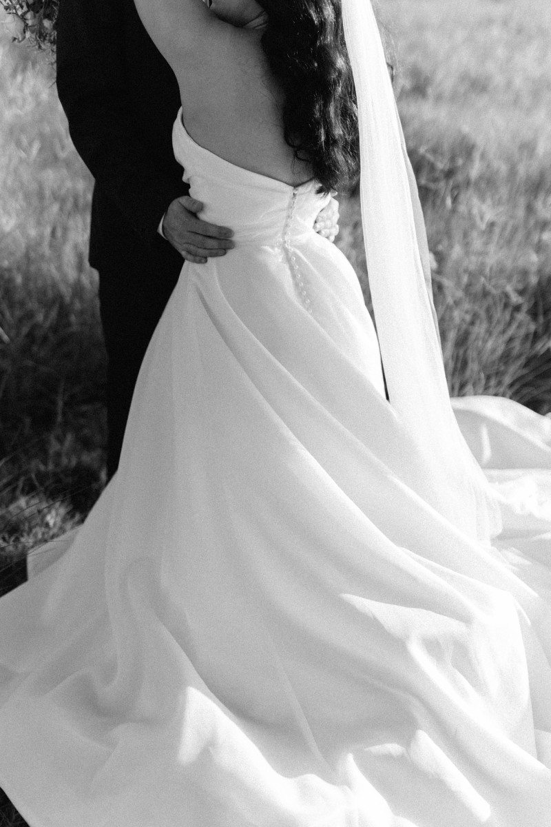 A love match made in heaven and a country wedding for Sophia & Thomas