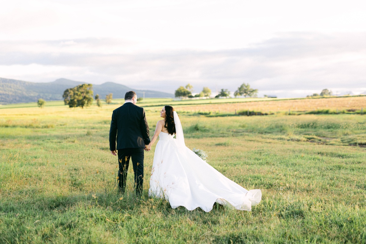 A love match made in heaven and a country wedding for Sophia & Thomas.