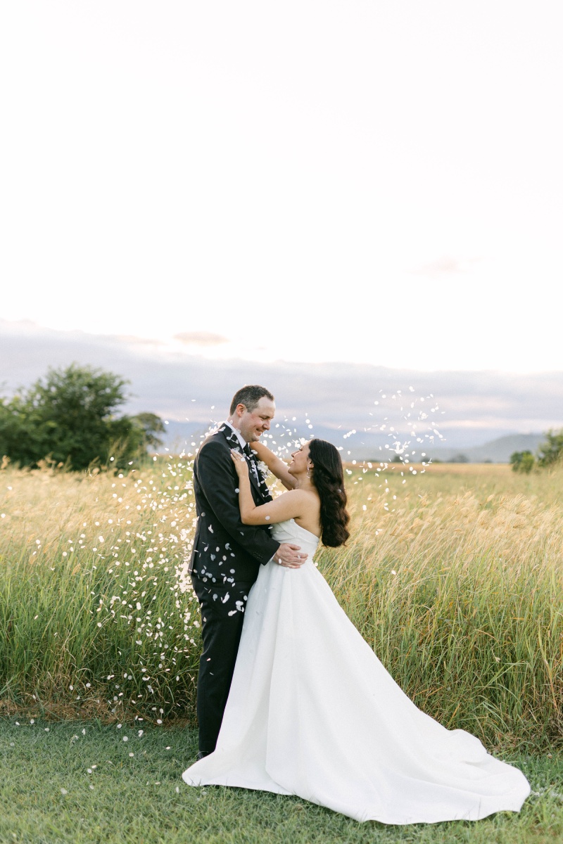 A love match made in heaven and a country wedding for Sophia & Thomas