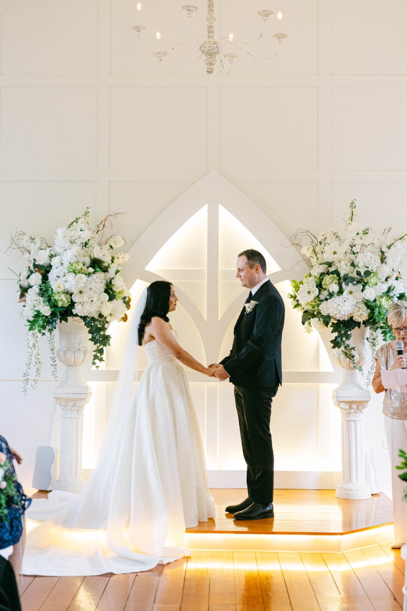 A love match made in heaven and a country wedding for Sophia & Thomas