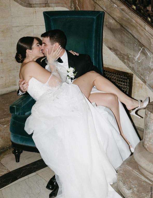 Anastasia & Benjamin’s nostalgic & traditional wedding at the Gold Ballroom of Hotel Du Pont, Delaware