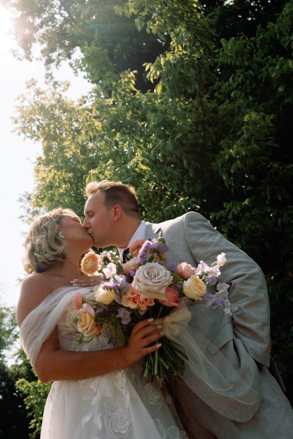 A Vibrant and Romantic Wedding in Pennsylvania