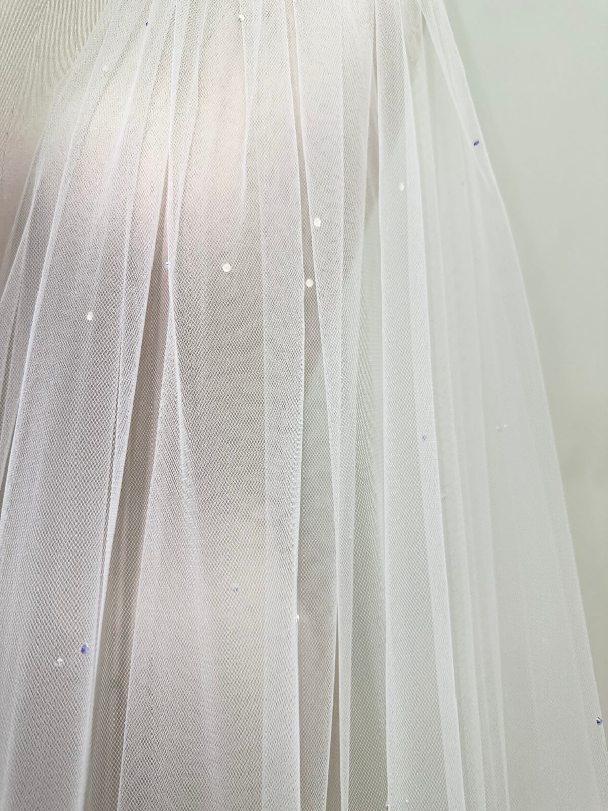 Camilla-English-tulle-Veil-with-lightly-scattered-crystals-by-Peter_2