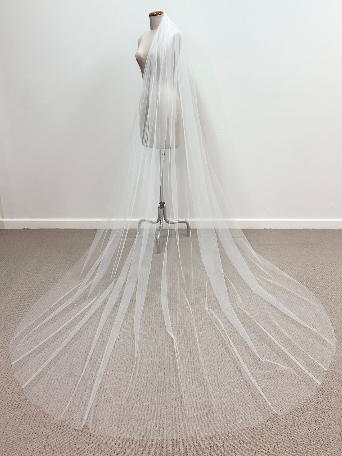 Catherine-English-tulle-Veil-with-scattered-crystals-by-Peter-Trend