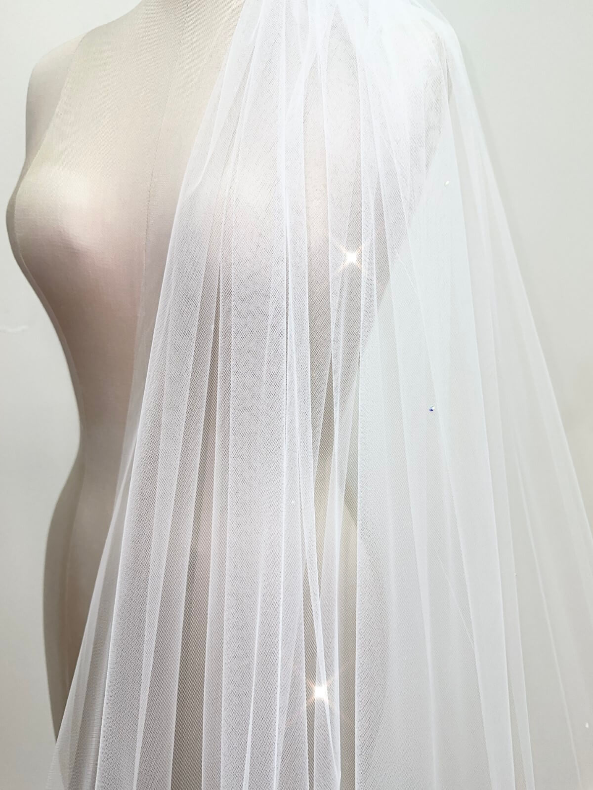 Catherine-English-tulle-Veil-with-scattered-crystals-by-Peter-Trend_1