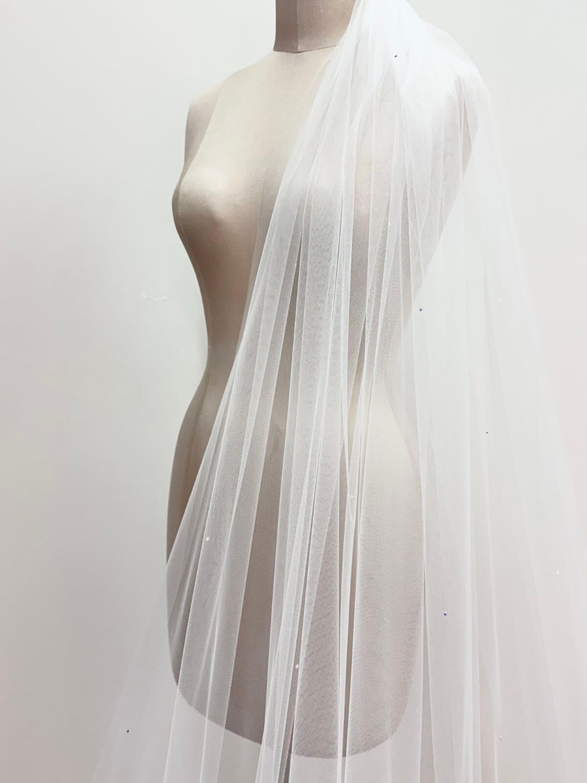 Catherine-English-tulle-Veil-with-scattered-crystals-by-Peter-Trend_2