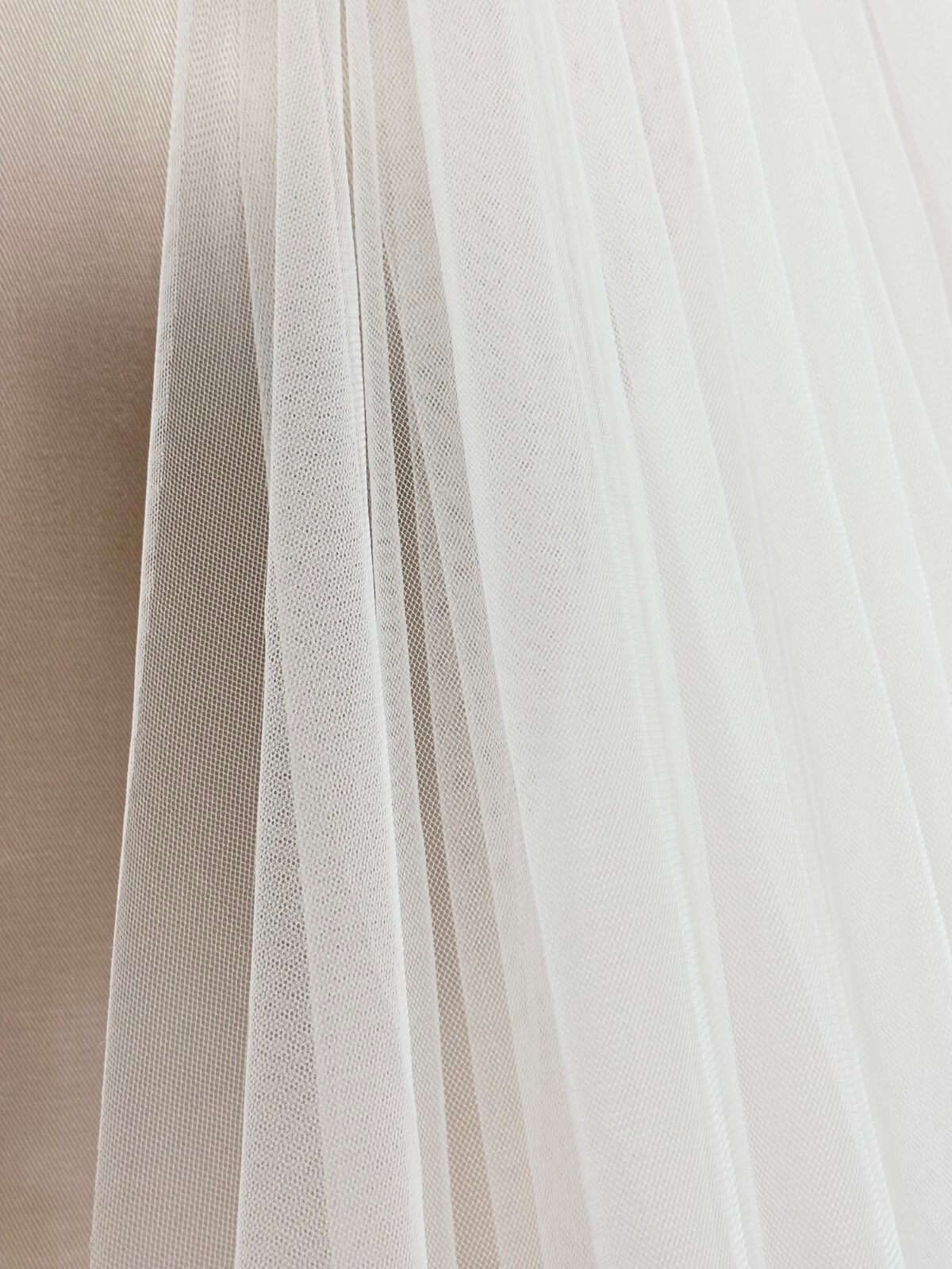 Isabella-Italian-tulle-veil-from-Peter-Trends-Bridal-3