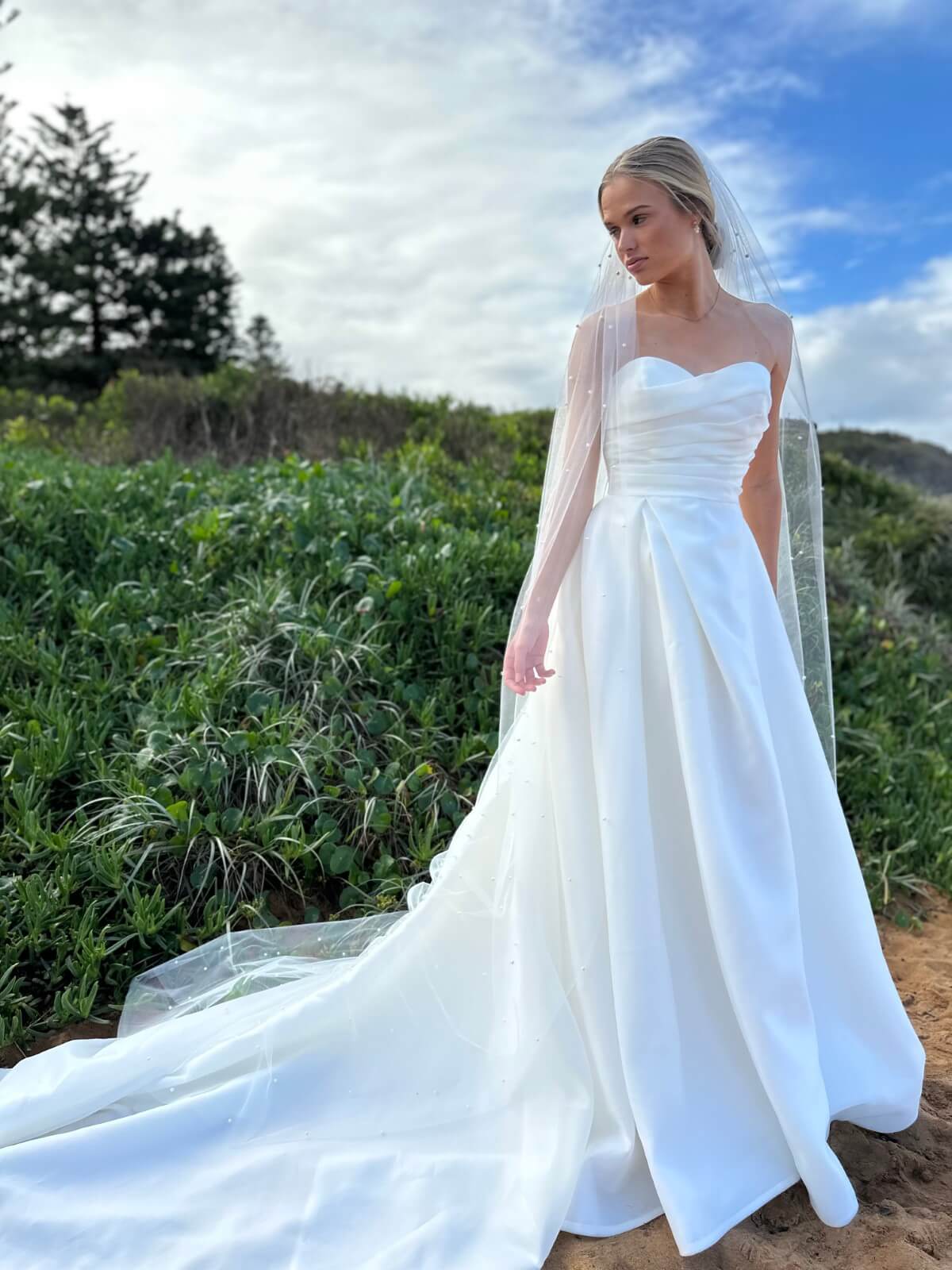 Paola-5mm-scattered-Pearl-beaded-veil-by-Peter-Trends-Bridal-16
