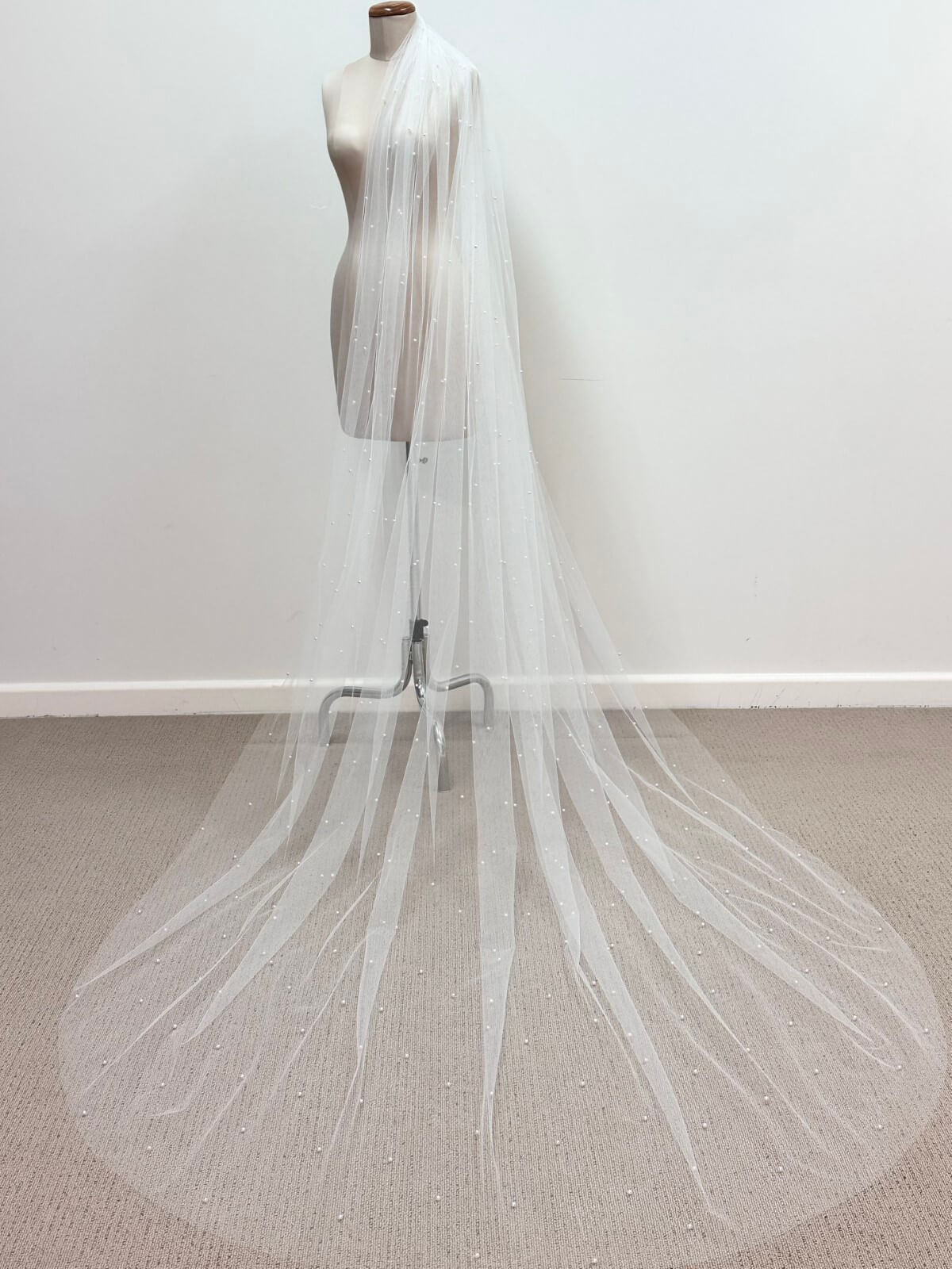 Paola-5mm-scattered-Pearl-beaded-veil-by-Peter-Trends-Bridal-4
