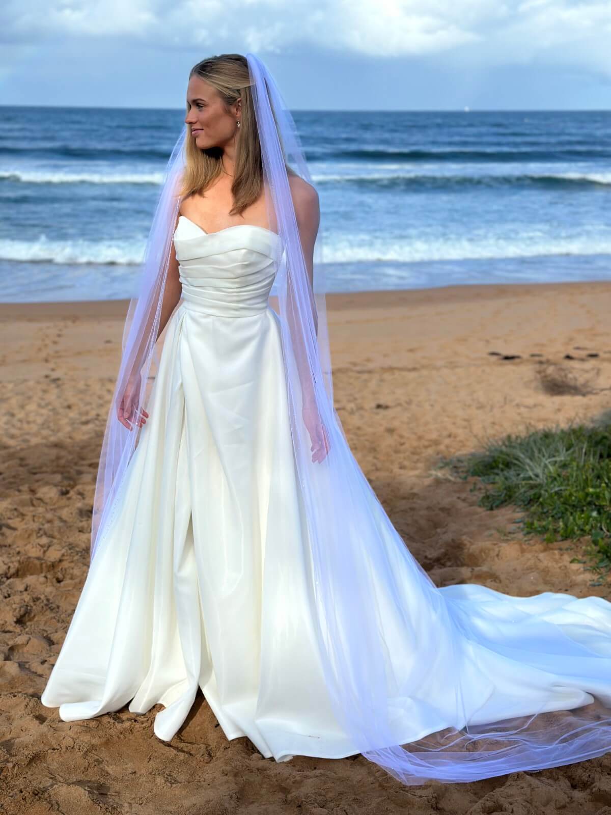 Silvia-English-tulle-veil-with-sequin-and-diamante-beaded-edge-by-Peter-Trends-Bridal-c