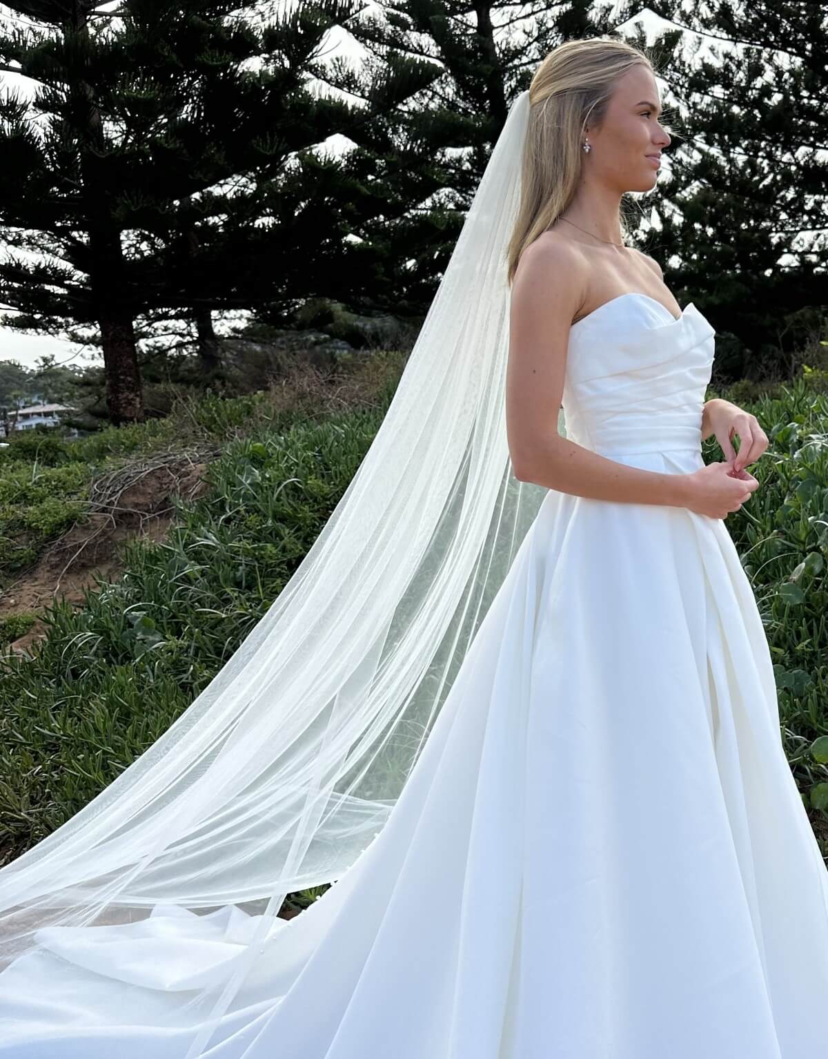 Isabella-Italian-tulle-veil-from-Peter-Trends-Bridal-15