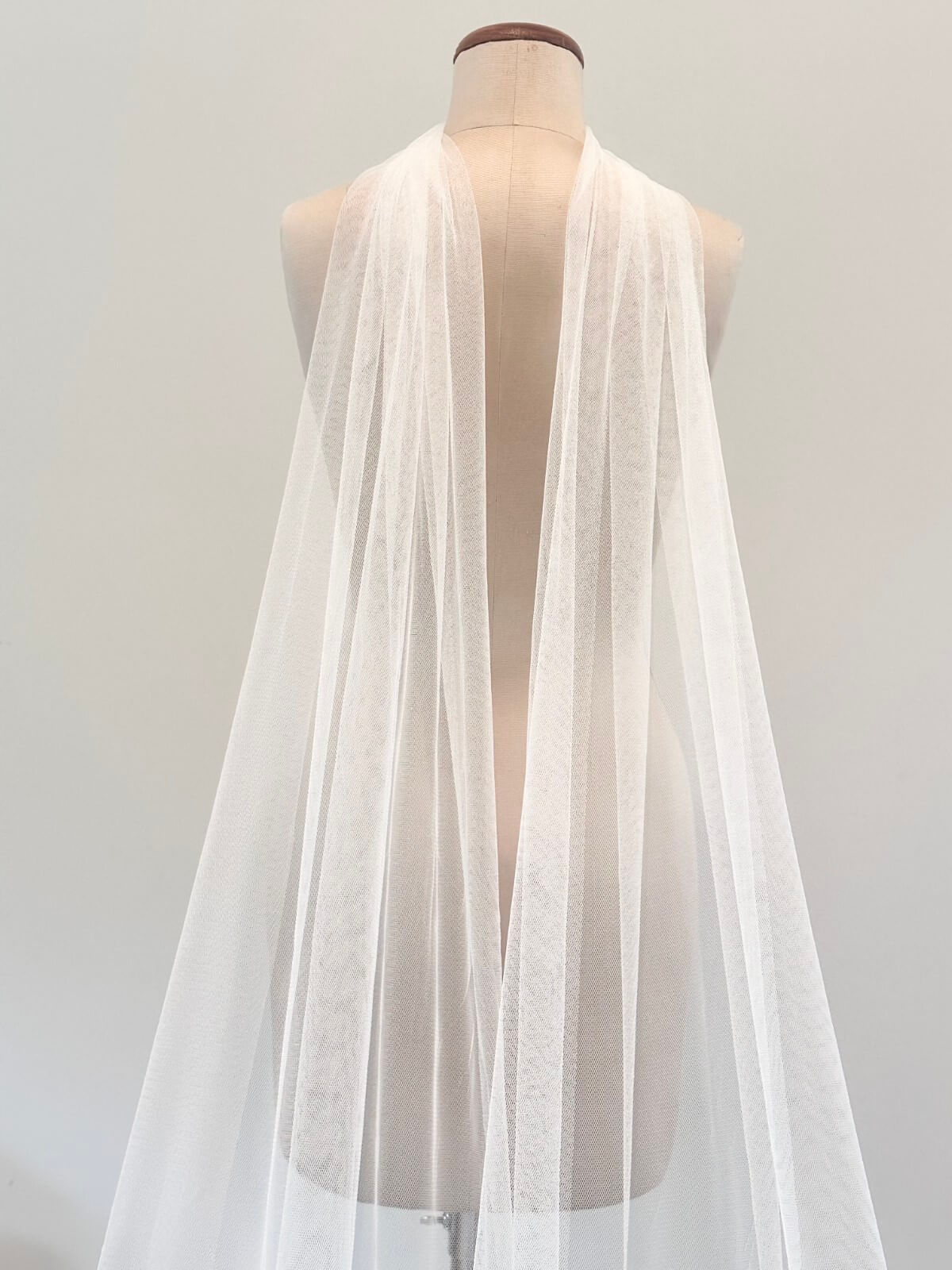 Sybella-tulle-scarf-by-Peter-Trends-Bridal